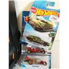 Image 2 : Hot Wheels car case with 3 Hot wheels sealed