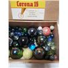 Image 3 : Lot of marbles inside cigar box
