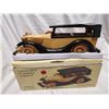 Image 3 : Two large wooden cars, 12', Lot 1