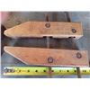 Image 2 : pair of vintage wooden clamps 10" ex. Condition