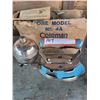 Image 1 : excellent Coleman blue iron in box w/ extras