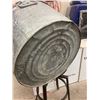 Image 4 : Round galvanized steel tub - 20"