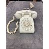 Image 1 : Rotary telephone - vintage, white