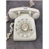 Image 2 : Rotary telephone - vintage, white