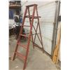 Image 3 : Wooden step ladder - 6'