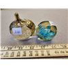 Image 1 : 2 paper weights