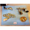 Image 1 : 4 Brooches