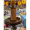 Image 4 : Tiffany-style lamp with leaded glass shade
