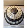 Image 8 : Tiffany-style lamp with leaded glass shade