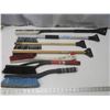 Image 1 : snow brushes