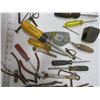 Image 3 : assorted tools