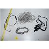 Image 1 : Chains & bracelet jewelry lot