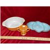 Image 1 : 3 pieces of Vintage Fire king. 1 Delphite blue, divided dish, and 2 peach lusterware pieces. 1 casse