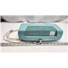 Image 4 : Teal "Rogers Majestic" vintage electric AM radio - tested, works great