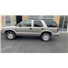 Image 2 : 2000 CHEVY BLAZER SUV 4.3L V6 4WD VIN 1GNDT13W5Y2405776 - GASOLINE - KM 339577 - ABS AND CHECK ENGIN