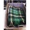 Image 2 : TOTE OF WOOL BLANKETS