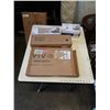 Image 1 : LOT OF MOUNTS, AND DESK ACCESSORIES