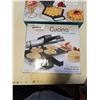 Image 2 : CUCINA PRO BUBBLE WAFFLE MAKER AND PIZZELLE BAKER