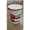 Image 1 : PAIL OF WOOD FINISH SOLUTION