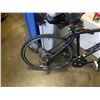 Image 2 : BLACK TREK BIKE