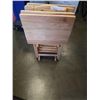 Image 2 : SET OF 4 WOOD FOLDING TV TRAYS WITH STAND