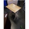 Image 3 : SET OF 4 WOOD FOLDING TV TRAYS WITH STAND