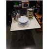 Image 1 : SET OF 12 LINENS N THINGS DINNER PLATES AND 2 STEAMER POTS