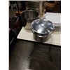 Image 4 : SET OF 12 LINENS N THINGS DINNER PLATES AND 2 STEAMER POTS