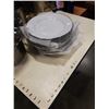 Image 7 : SET OF 12 LINENS N THINGS DINNER PLATES AND 2 STEAMER POTS
