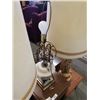 Image 7 : 2 FIGURAL LAMPS