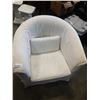 Image 2 : WHITE IKEA TUB CHAIR