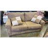 Image 1 : MICROFIBRE HIDE A BED SOFA WITH 2 THROW PILLOWS