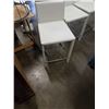 Image 2 : 3 WHITE LEATHER BAR STOOLS