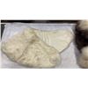 Image 8 : 3 VINTAGE MINK AND FUR SHAWLS