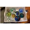 Image 2 : LOT OF ART GLASS PAPER WEIGHTS