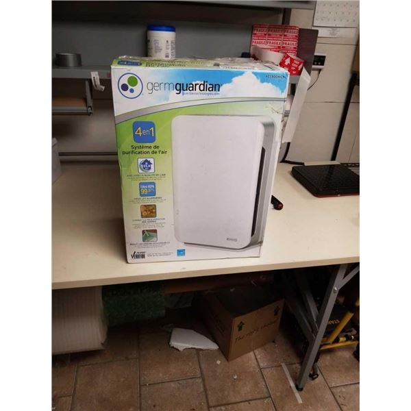 GERM GUARDIAN 4 IN 1 AIR PURIFYING SYSTEM TESTED AND WORKING - RETAIL $194