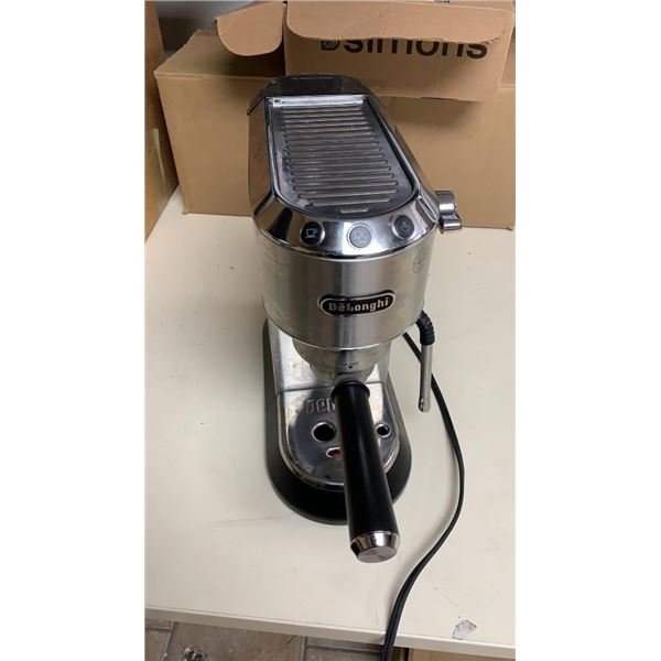 DELONGHI ESPRESSO MAKER TESTED AND WORKING - RETAIL $449