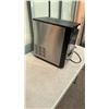 Image 3 : INSIGNIA 44LB NUGGET ICE MAKER TESTED AND WORKING - RETAIL $699