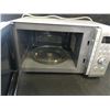 Image 3 : BREVILLE COMPACT WAVE SOFT CLOSE MICROWAVE TESTED AND WORKING - RETAIL $349