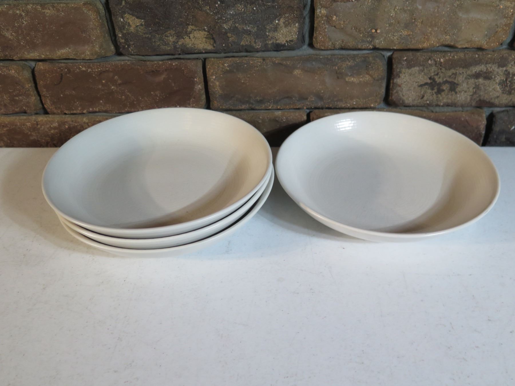 Guy Degrenne - Plate - Almond Green Guy Degrenne - Plate - Almond Green