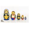 Image 1 : VINTAGE MATRYOSHKA NESTING DOLLS SET