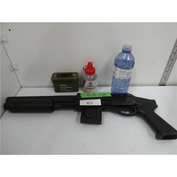 BB gun with accessories