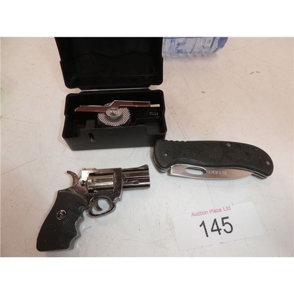 Mini Revolver and knife