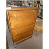 Image 2 : 4 drawer dresser