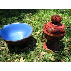 Red bowl/urn