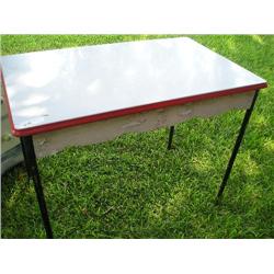 Red/white enamel top table
