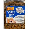 Image 2 : Friskies Party Mix Ocean White Fish Treats 3 x 454g