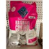 Image 1 : Blue Buffalo True Solutions Hairball Control Cat Kibble 11lbs