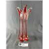 Image 1 : 9" Tall Glass Cranberry Vase