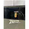 Image 2 : Vintage Zenith Trans-Oceanic Wave Magnetic Radio In Carry Case